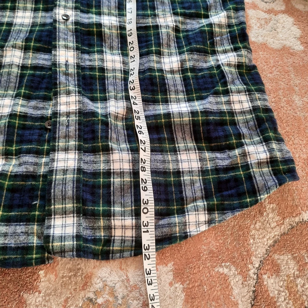L.L.Bean plaid flannel traditional fit shirt - Picture 7 of 9